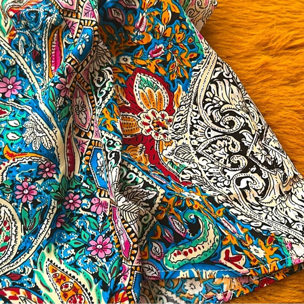 Colorful bohemian Paisley Women's Shorts nwot🍁 - Picture 5 of 5